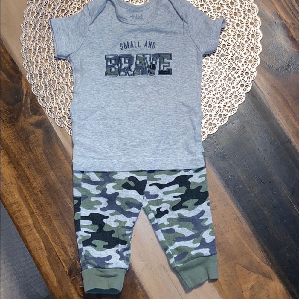 Child of mine “Small And Brave” Camo outfit